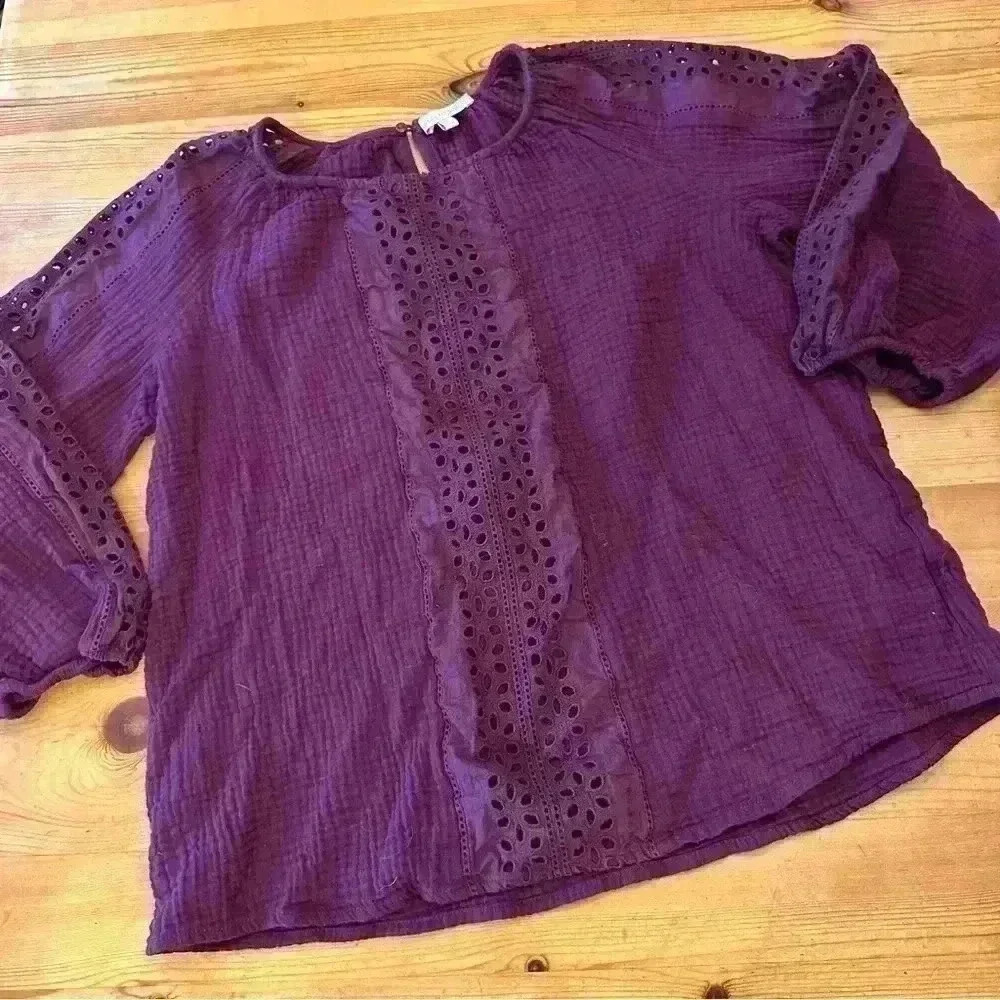 Skies are blue lace top Anthropologie women L